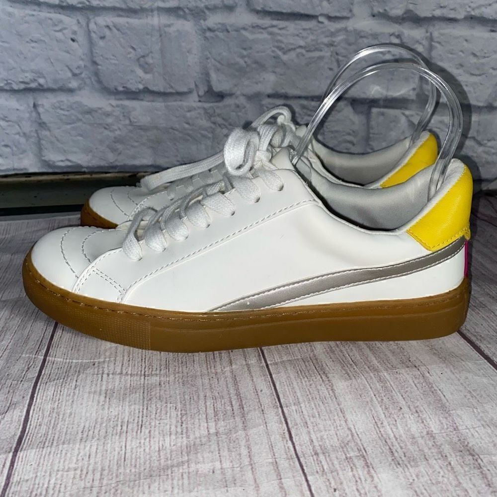 Universal Thread women 9 multicolor sneaker